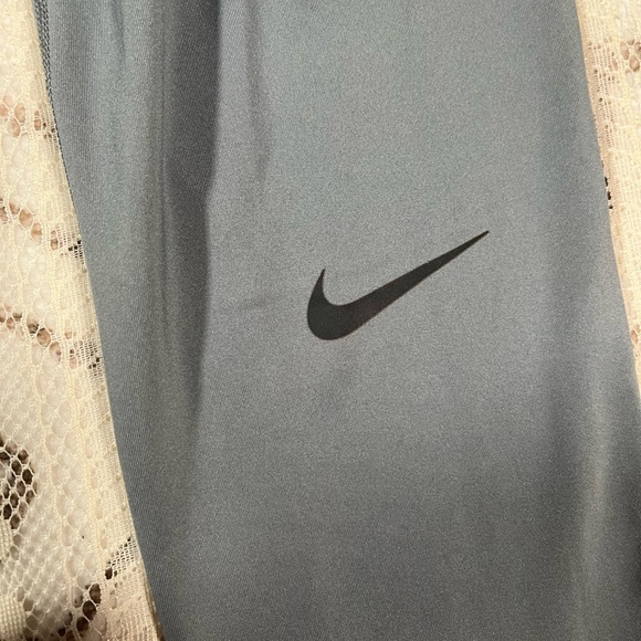 Nike Charcoal Performance Leggings - Picture 4 of 8